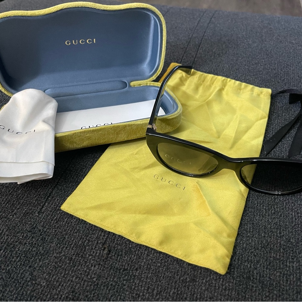 Gucci Cat eye glasses